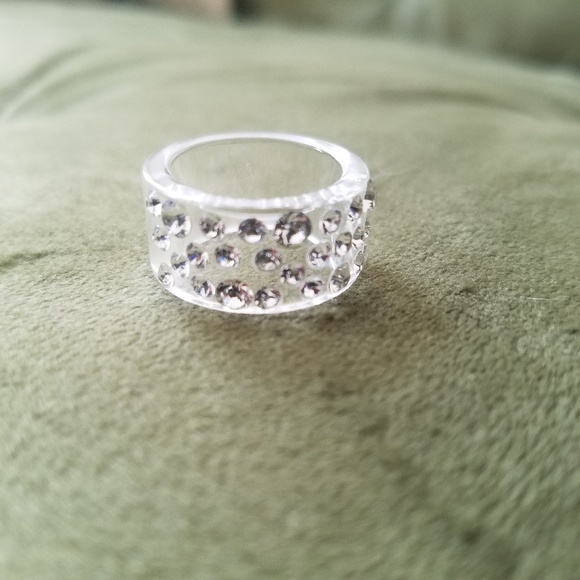 Swarovski Clear Acrylic Ring - Picture 3 of 3